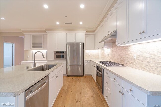Foto del edificio - 3 br, 2.5 bath Condo - 62 Brindisi