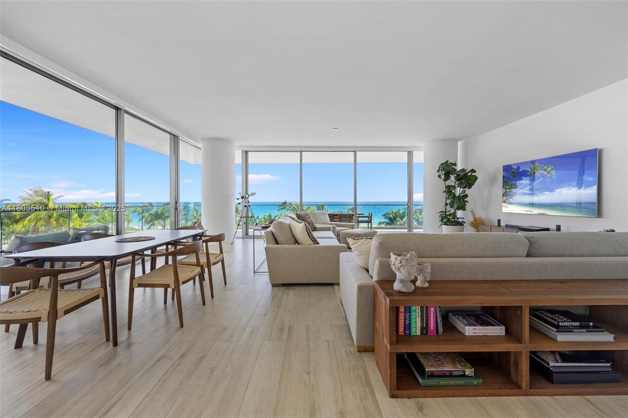 Primary Photo - 10203 Collins Ave