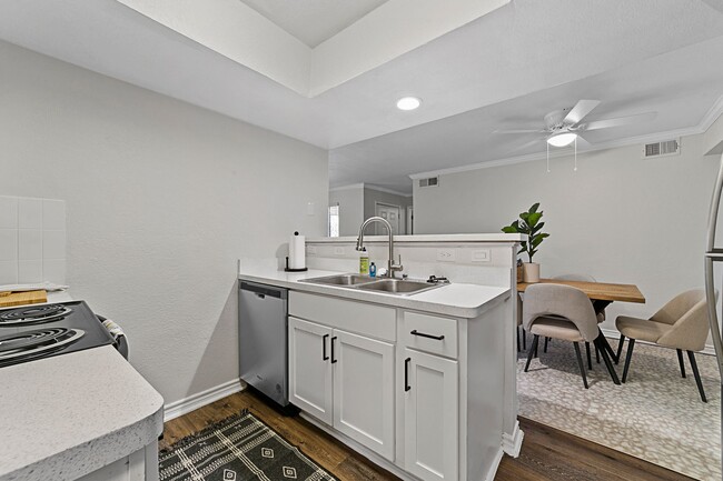 Interior Photo - Lakeside Apartments