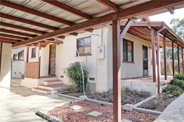 Foto del edificio - 34618 Cedar Ave