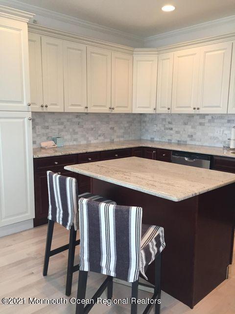 Foto principal - 1066 Ocean Ave