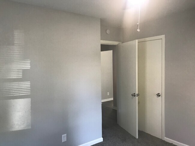Building Photo - 113 S Yaupon