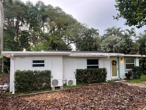 Building Photo - 4681 SW 33rd Ave
