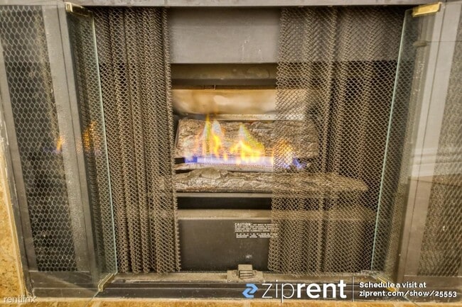 Foto del edificio - 2 br, 2.5 bath Condo - 4308 Whitsett Avenu...