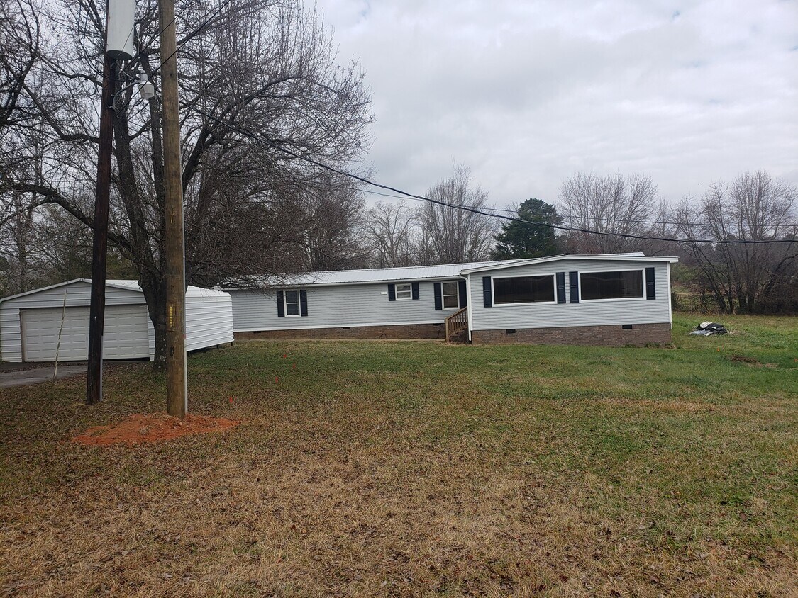 Primary Photo - 5424 Locust Hill Rd