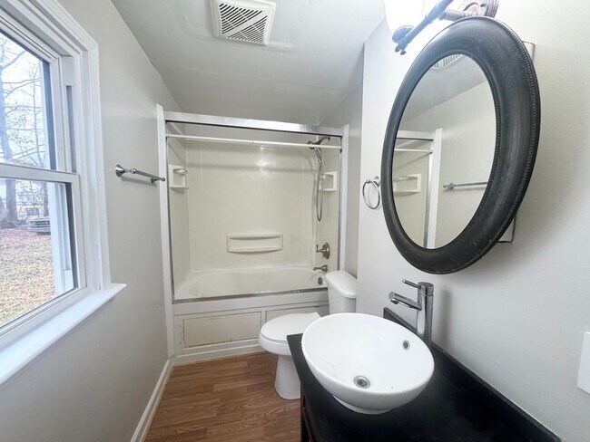 Foto del edificio - 711 Parsonage St