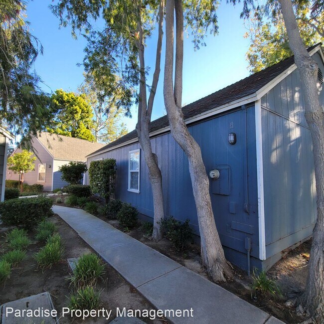 Building Photo - 2 br, 1 bath House - 421 Corvette St.