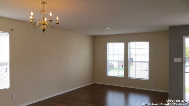 Foto del edificio - 3 Bedroom/2.5 Bath Bluffs of Lookout Canyon Subdivision