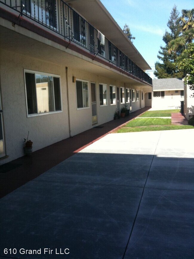 Foto del edificio - 610 Grand Fir Ave