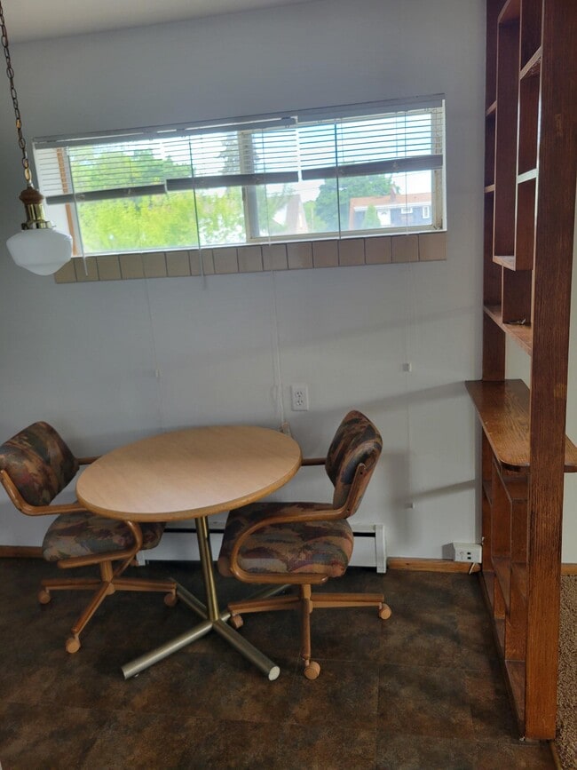 Building Photo - 1484