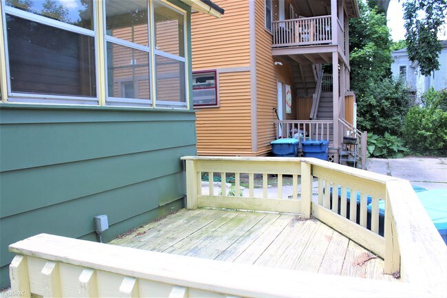 Building Photo - 1 br, 1 bath  - 718 Eleanor St 718 #1