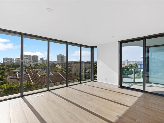 Foto del edificio - 9901 W Bay Harbor Dr