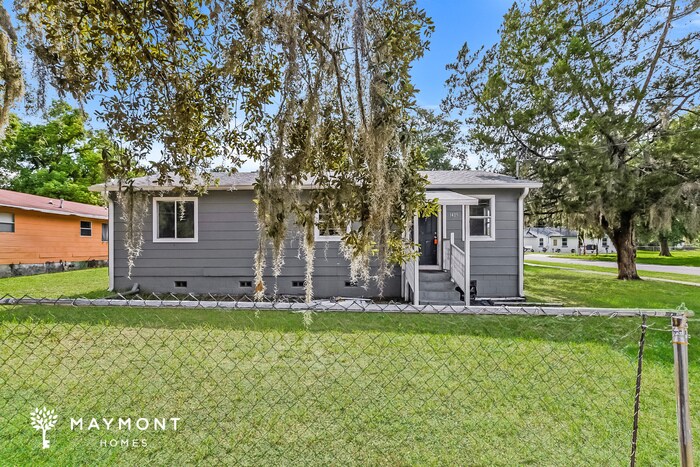 Primary Photo - 1429 N Simpson St