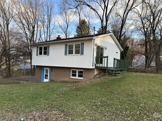 Building Photo - 332 Myrtle St