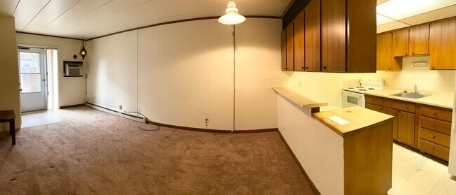 Building Photo - 2740 University Ave