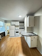 Building Photo - 10 Henchman St