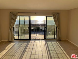 Foto del edificio - 6798 Shearwater Ln