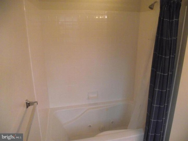 Building Photo - 45485 Westmeath Way