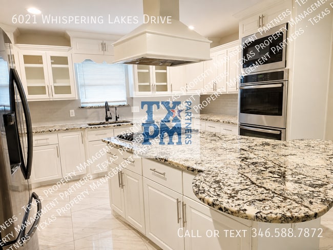 Building Photo - 6021 Whispering Lakes Dr