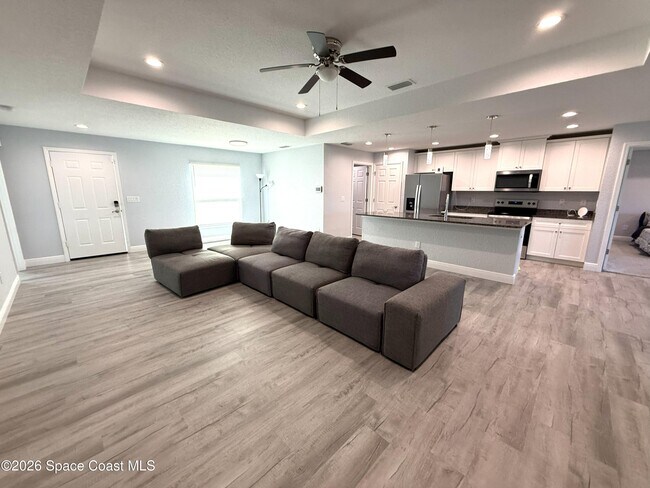 Foto del edificio - 359 Wilton Ave SW