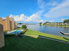 Building Photo - 12600 Melville Dr