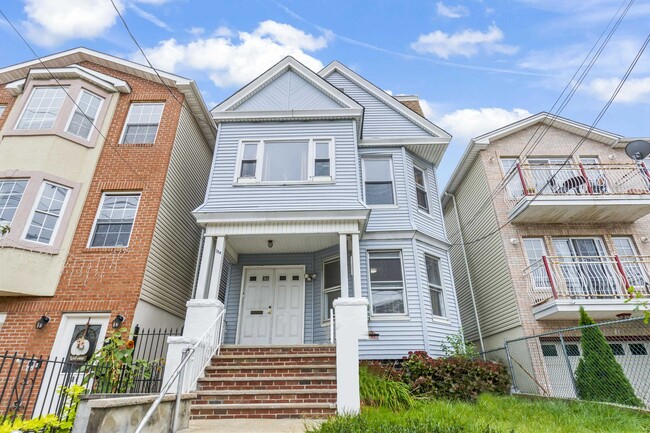 Building Photo - 184 Arlington Ave