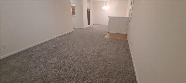 Building Photo - 7104 Fairington Ridge Cir