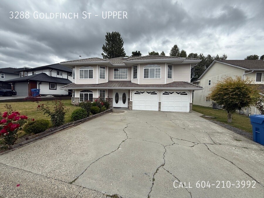 Photo principale - Fully Renovated West Abbotsford Home