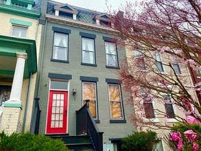 Building Photo - 1351 A St NE