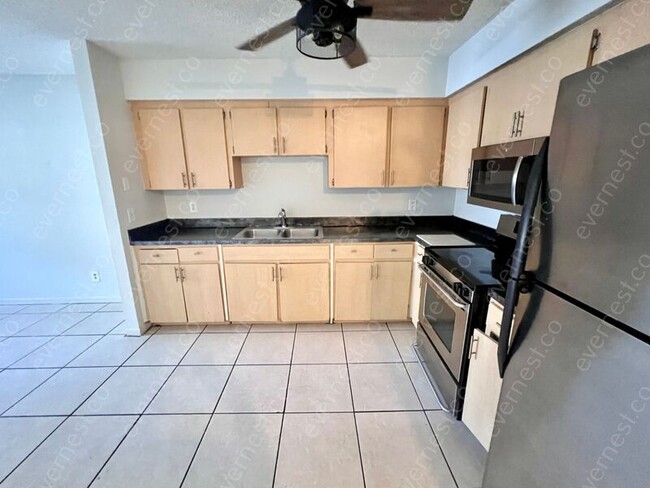 Foto del edificio - 8108 N Semmes St