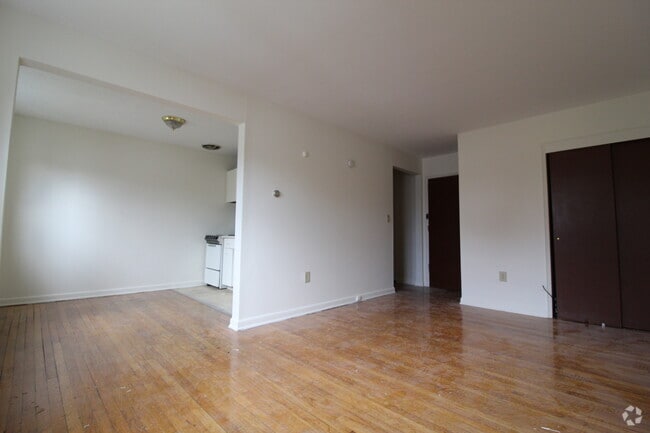 Building Photo - 33 Burnside Ave