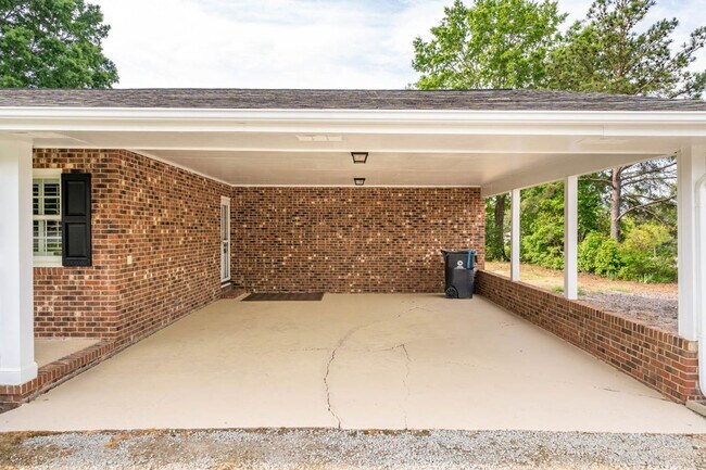 Foto del edificio - 7421 Roberts Rd