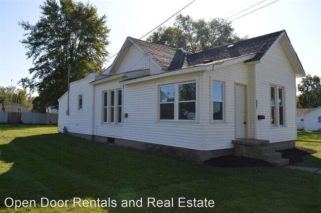 Building Photo - 2 br, 1 bath House - 136 W Cherry St