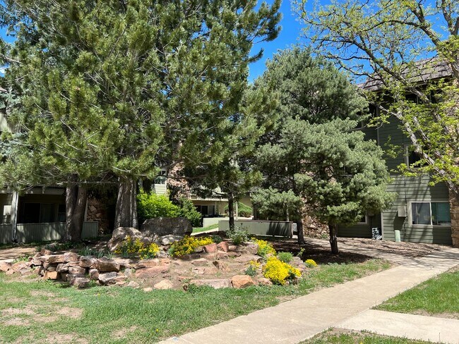 Foto del edificio - Bright 2 Bed/2 Bath Condo in Boulder! Avai...