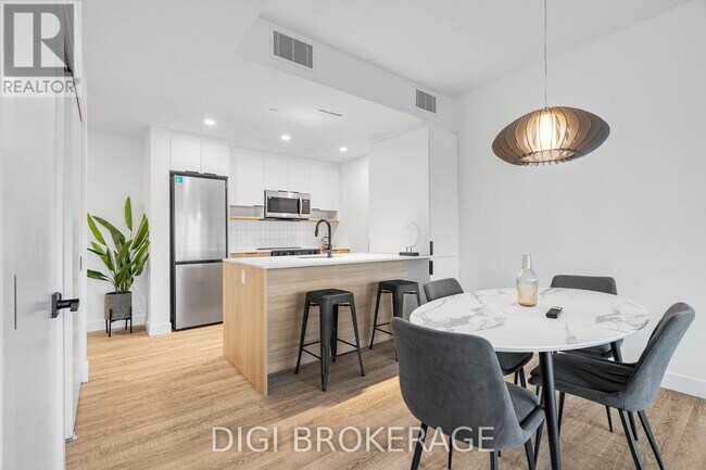 Building Photo - 1240 Cummings Ave