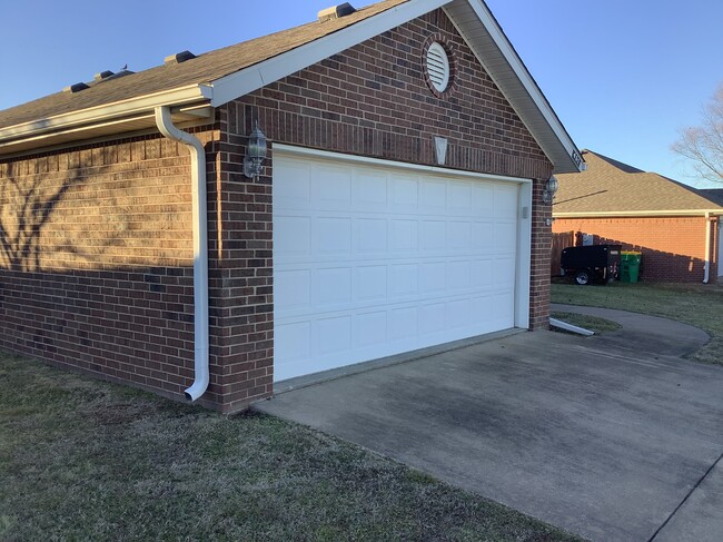 Close up of garage door - 431 Firewood Dr