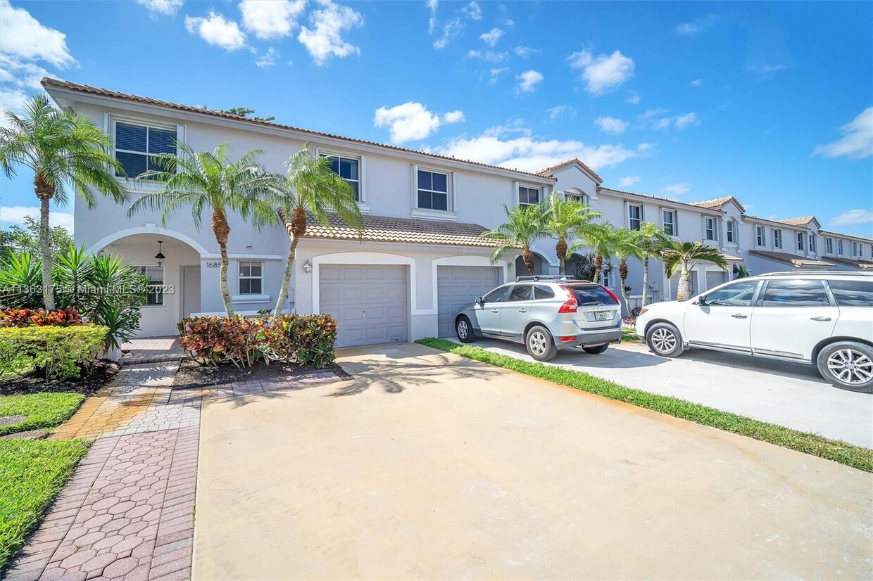 Foto principal - 16850 SW 1st Manor