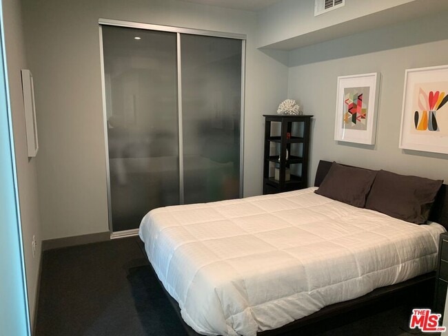 Building Photo - 1234 Wilshire Blvd