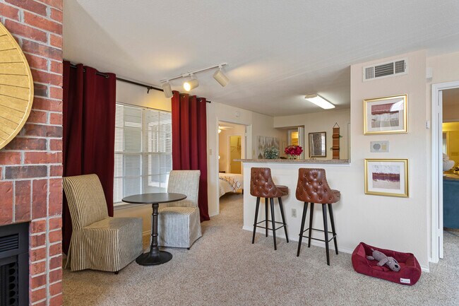 Model Living Space - Gables Citywalk & Waterford Square