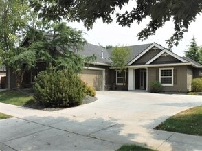 Building Photo - 1505 E Daylesford Dr