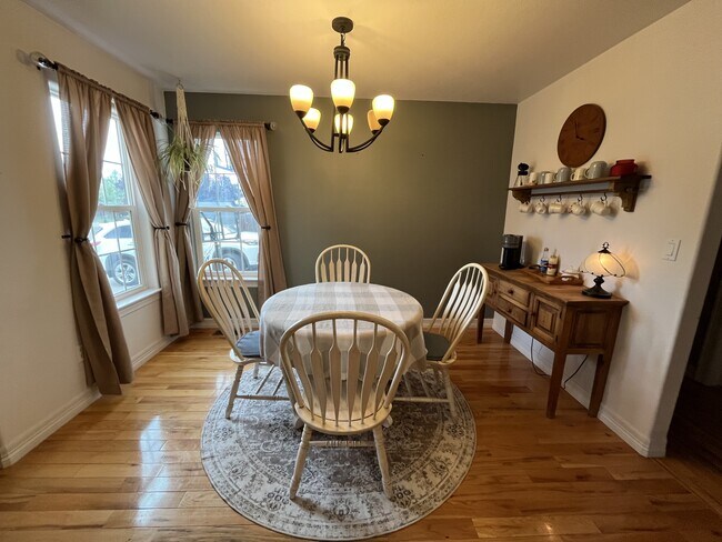 Foto del edificio - 312 High Meadows Dr