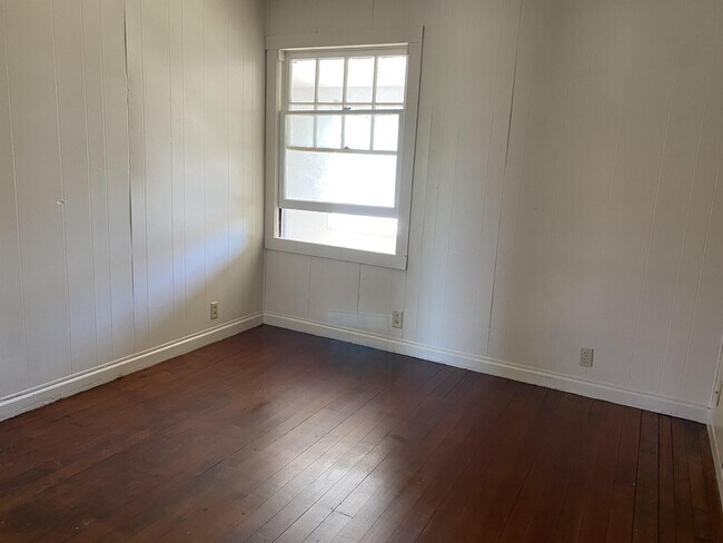 Foto del edificio - 1348 NW Ellan St