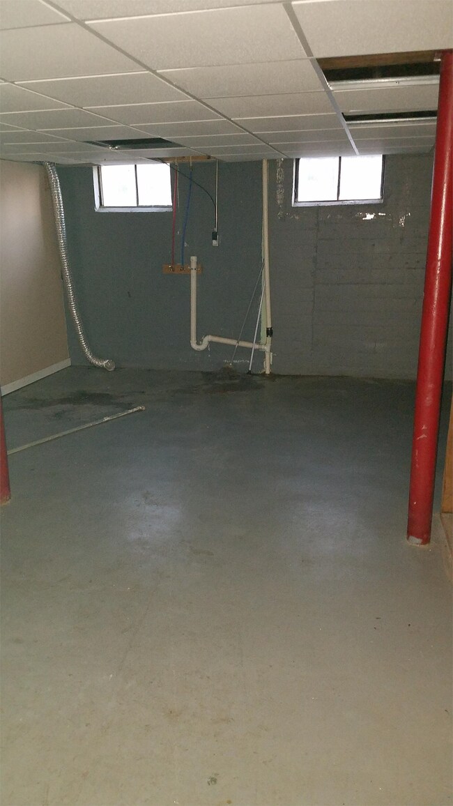 Building Photo - 418 S 38th St