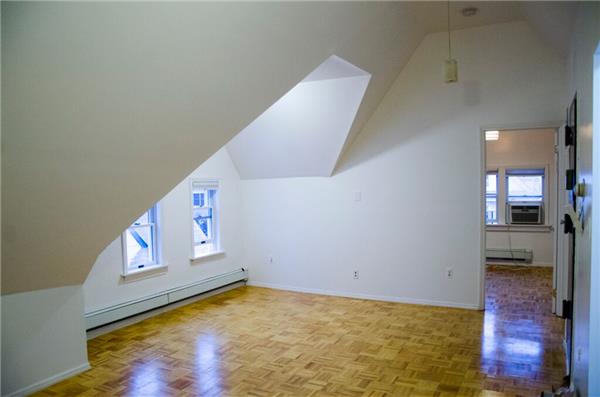 Foto principal - 605 E 5th St