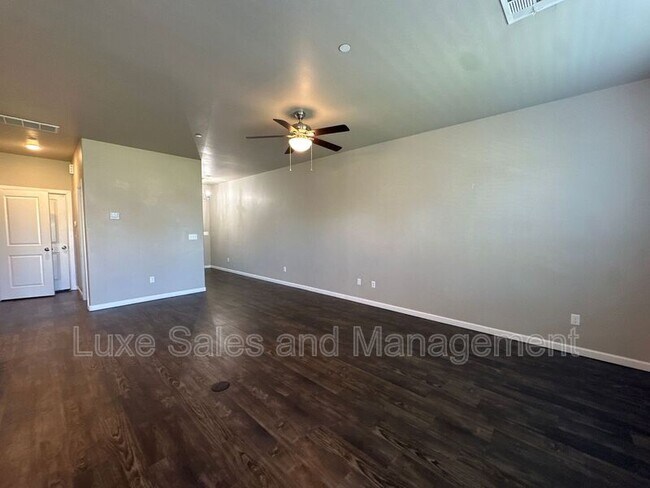 Foto del edificio - 739 SW 14th St