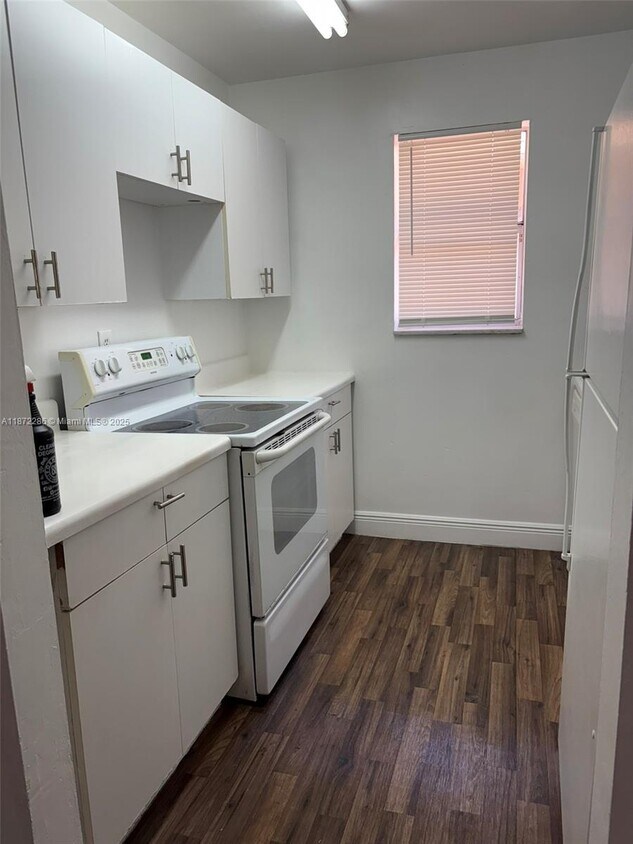 Foto principal - 450 SW 2nd Ave