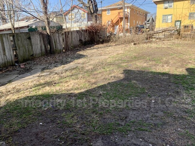 Foto del edificio - 3412 Bales Ave
