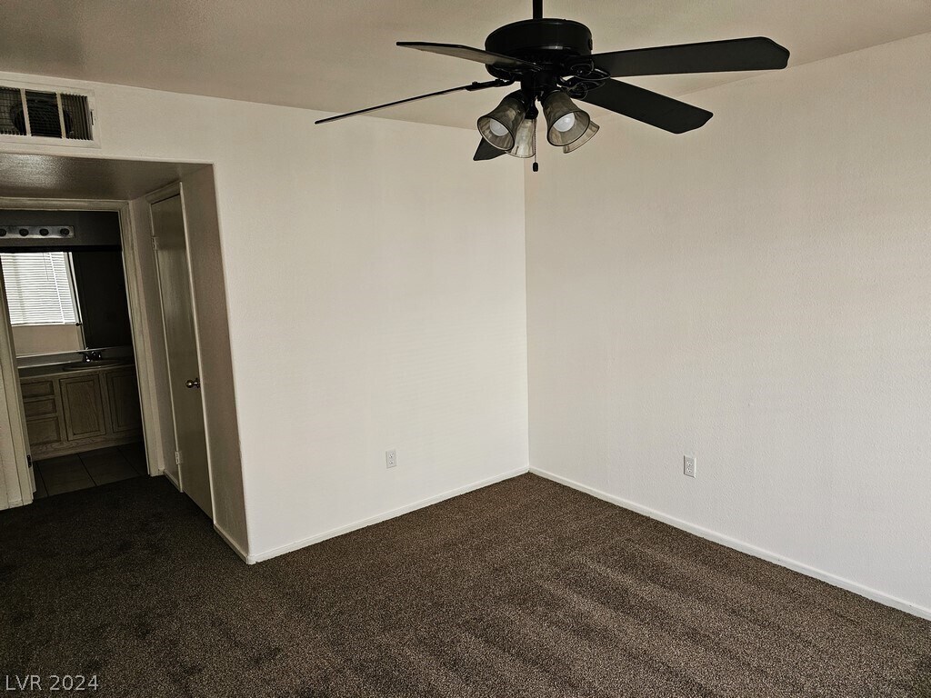 Building Photo - 3083 Key Largo Dr