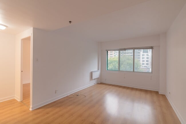 Building Photo - 3455 Rue Aylmer
