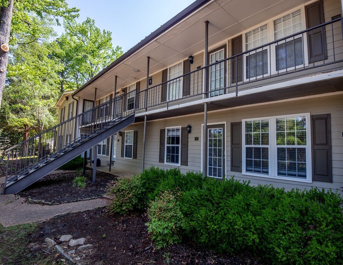 Primary Photo - RENOVATED - 2BR/1BA FOR RENT